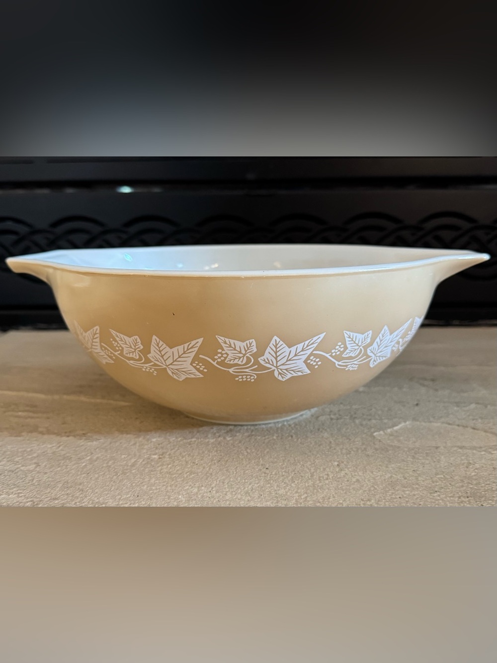 Vintage Pyrex Cinderella Sandalwood Mixing Bowl 444 with White Ivy NICE!